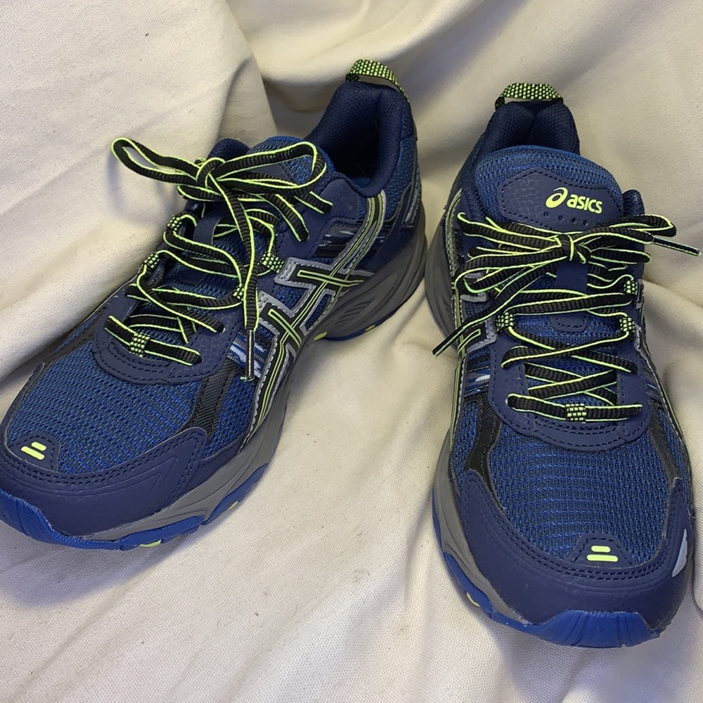 ASICS Gel Venture 5 NWOT just tried on, great find